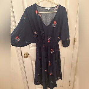 Time and Tru Navy Floral V-Neck Midi Dress